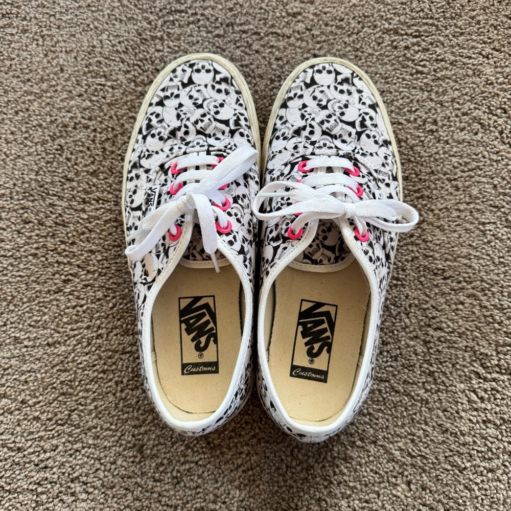 Vans custom skull print sneakers 7.5 y2k old skool